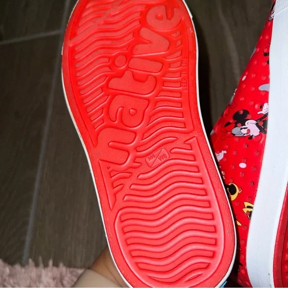 Native Minnie Mouse shoes - Picture 5 of 6